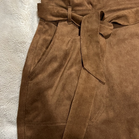 Abercrombie&f Fitch vegan suede mini skirt - Picture 6 of 8